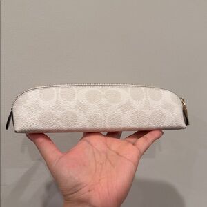 🤍COACH~ Pencil Case In Signature Canvas